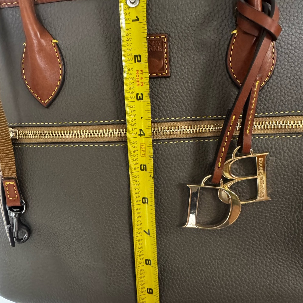 Dooney & Bourke Gray leather shoulder bag - Picture 10 of 11